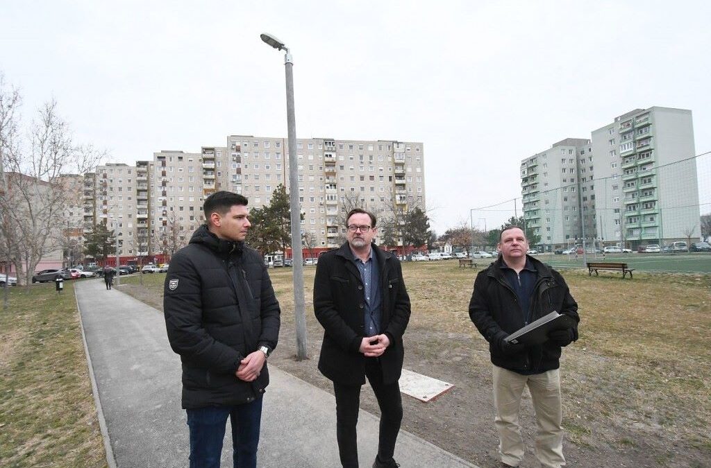 Új közvilágítás épült a Bátky Zsigmond utcánál