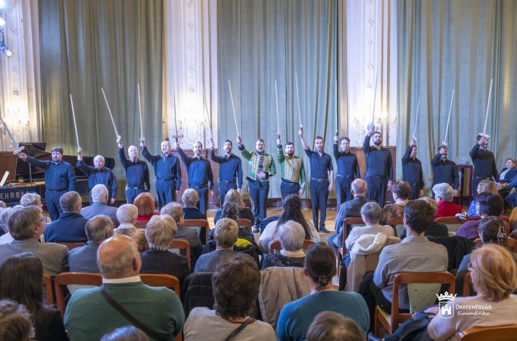 Farsangi operaparádéval ünnepelt a 15 éves Vox Mirabilis Kamarakórus