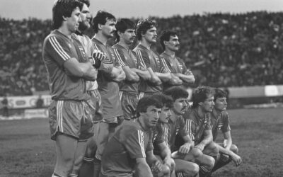 Az UEFA-döntős hősök által dedikált mezzel jótékonykodik a Vidi-legenda