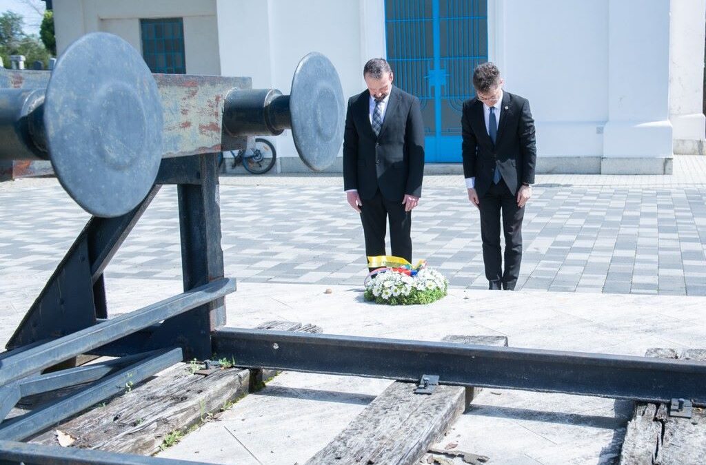 Néma főhajtás a Holokauszt Magyarországi Áldozatainak Emléknapján