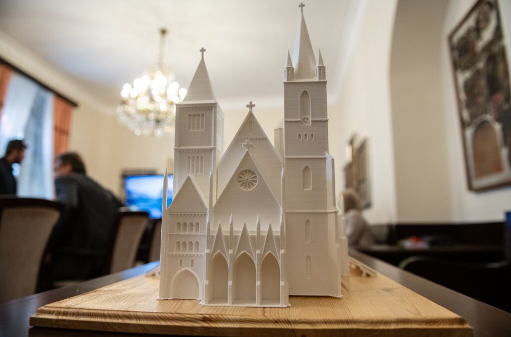 A koronázóbazilika 3D-s modellje a 2038-as Munkacsoport ülésén