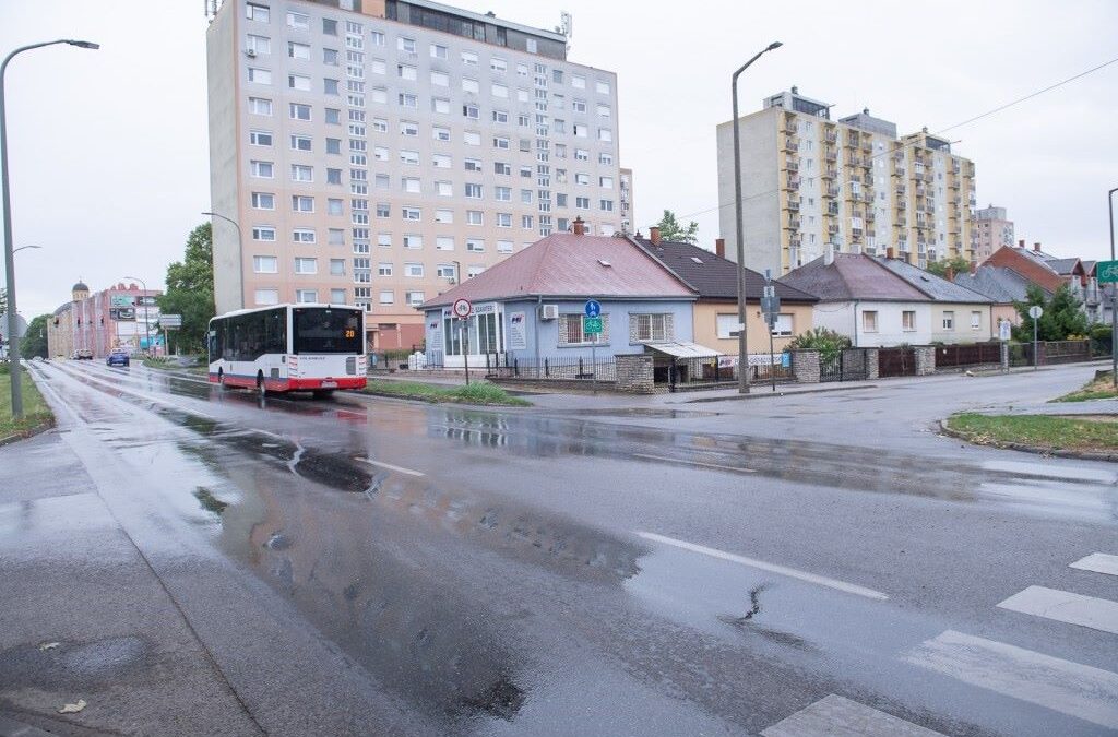 Maradnak a lezárások a Hosszúsétatéren