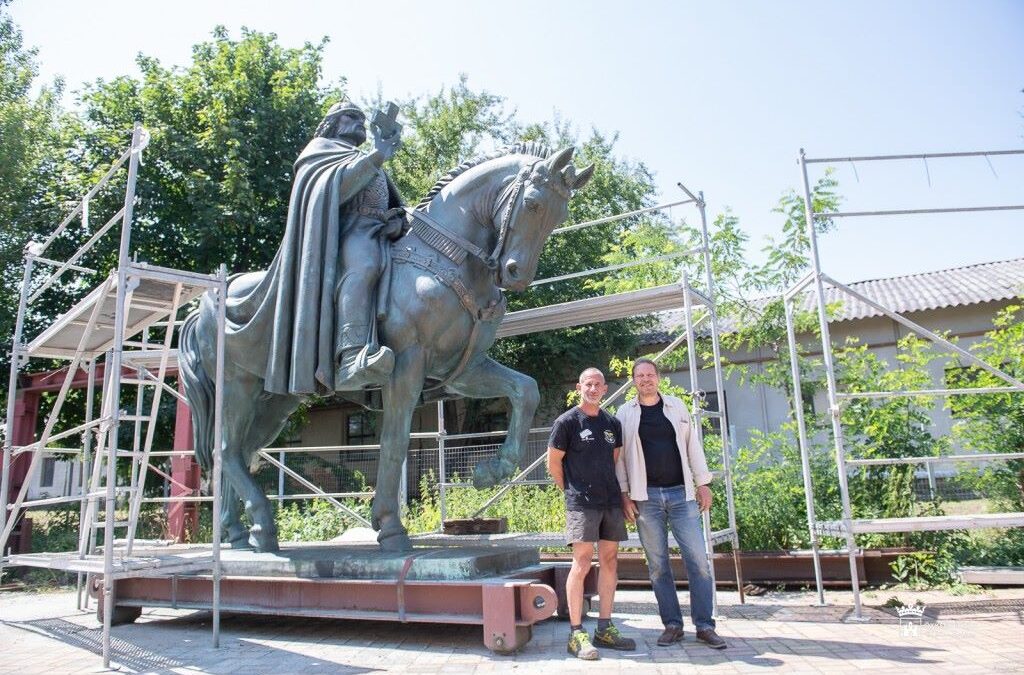 Napokon belül visszakerül Fehérvárra a restaurált Szent István lovasszobor