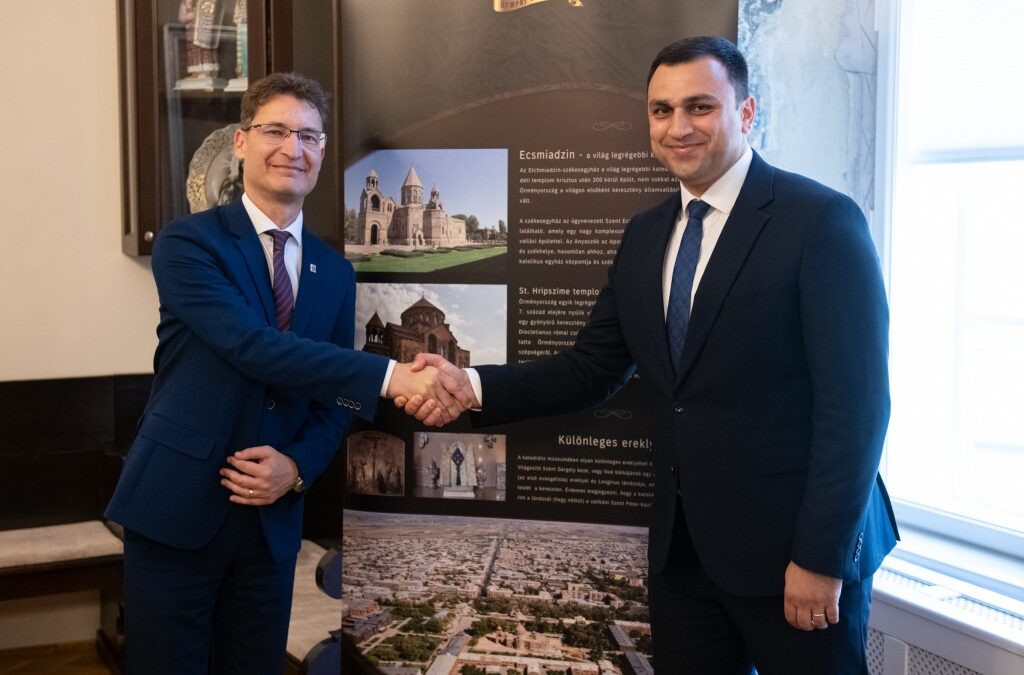 Az örményországi Etchmiadzin városa lett Fehérvár legújabb partnertelepülése