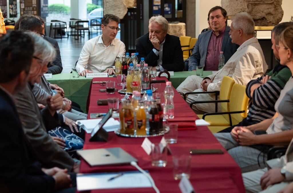 Nagyszabású kiállítást tervez az Árpád-házat követő királyi dinasztiákról Székesfehérvár