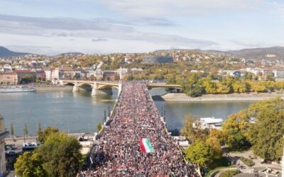 Ezt talán egy messzi-messzi galaxisból is látták – hatalmas tömeg a Békemeneten
