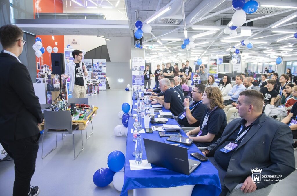 Fehérvári kreatív diákok sikere a IV. Harman Hackathonon