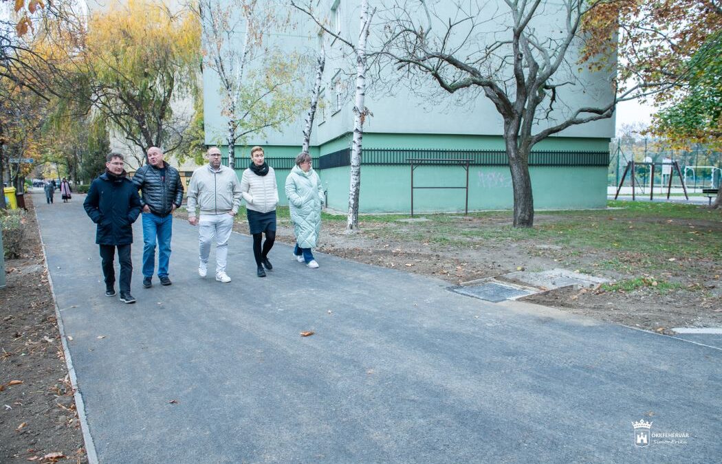 Megújult a járda a József Attila utca páros oldalán