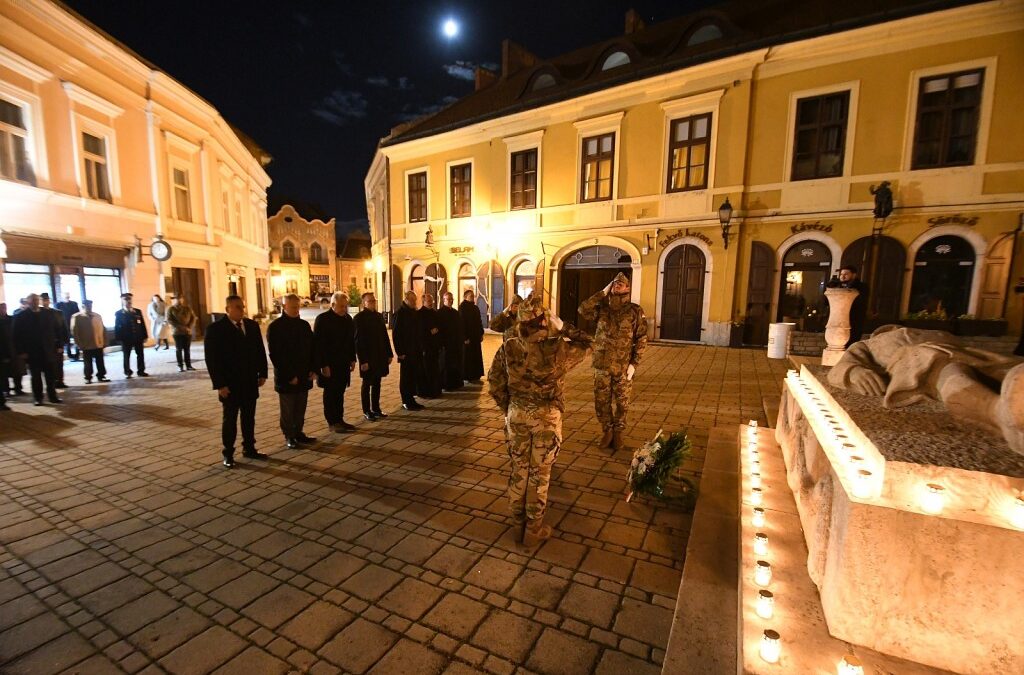 Az első világháború befejezésének 107. évfordulójára emlékeztek a Fekvő Katona emlékműnél