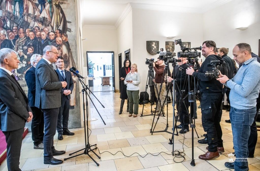 820 milliós visszatérítés – folytatódhatnak az útfejlesztések, felújítások Fehérváron