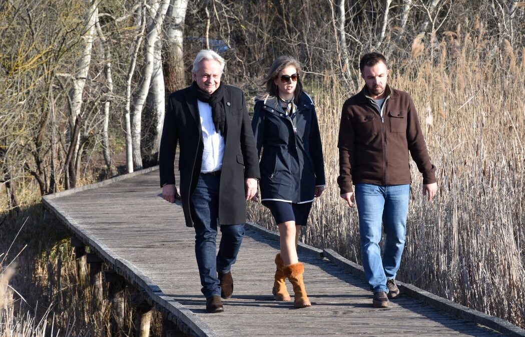 Államtitkári vizit a Sóstón a Kócsag-toronytól a Vadvédelmi Központiig