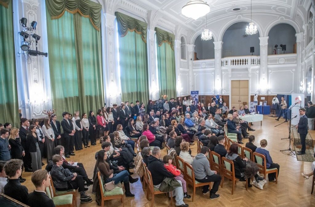 Kialakult a XVI. Fehérvári Versünnep döntőjének mezőnye