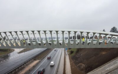 Sikeres próbaterhelés, nyárig átadják a forgalomnak az M7-es felett átívelő velencei hidat