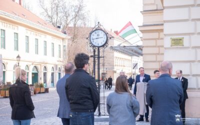 Új köztéri óra Fehérvár Belvárosában