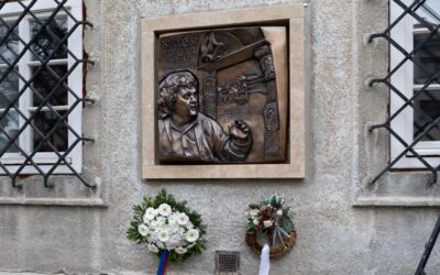 40 évig Fehérvár történetét kutatta – felavatták dr. Siklósi Gyula emléktábláját