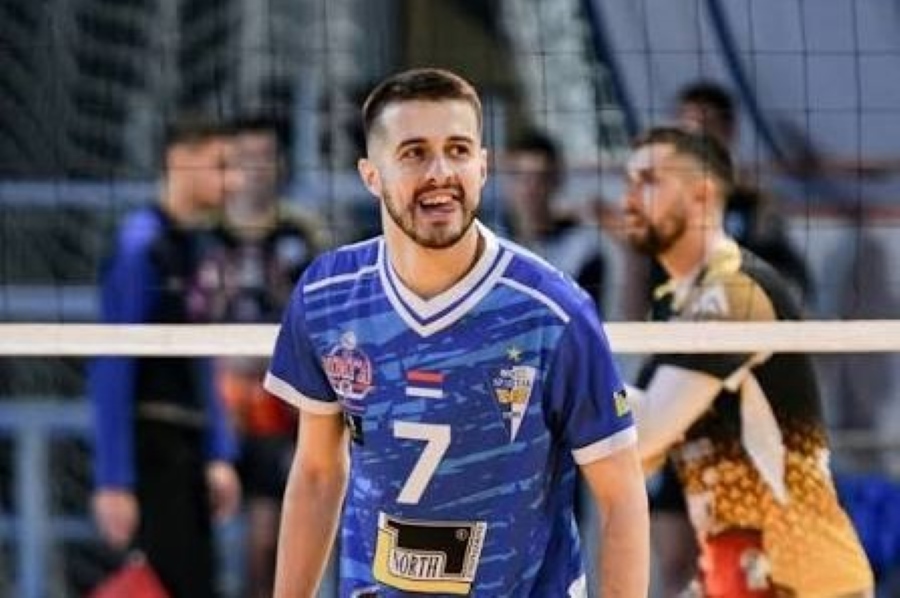 Férfi röpi: szerb válogatott feladó a MÁV Előrében