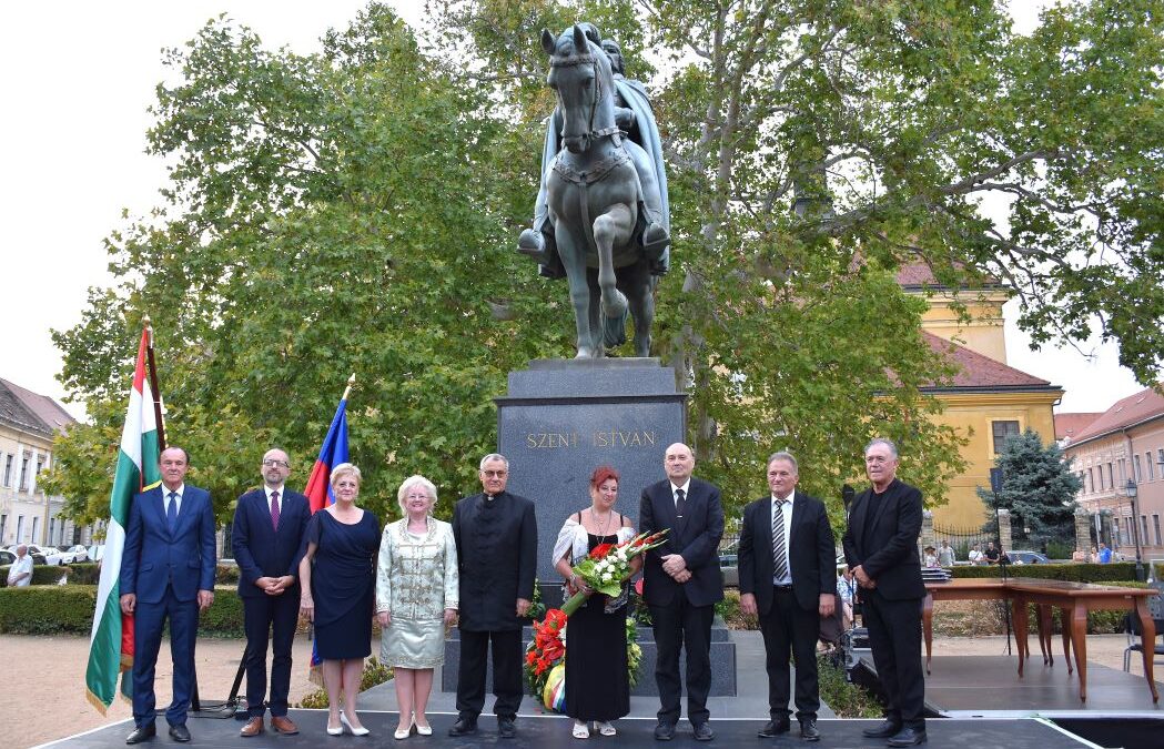 Méltó ünnepségsorozat Fehérváron – Kneifel Imre a legújabb díszpolgár