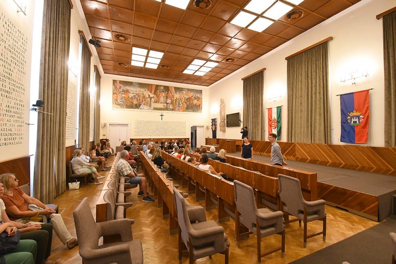 A polgármester kalauzolta a vendégeket a Nyitott Városháza programon