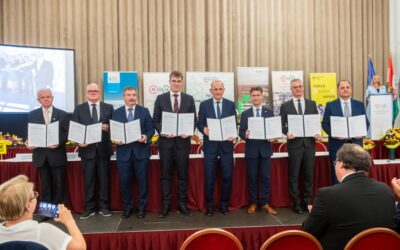 Történelmi megállapodást írt alá a nyolc önkormányzati szövetség Gödöllőn