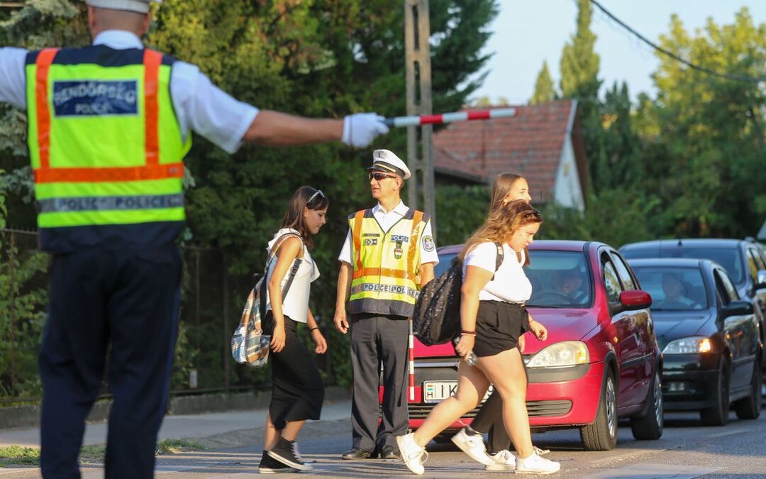 Tanévkezdés – Székesfehérváron is kiemelten figyel a rendőrség az iskolák környékére
