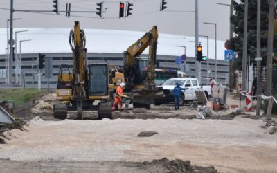 Gőzerővel zajlik a Nagyszombati utca újabb szakaszának felújítása, november közepére elkészülhet